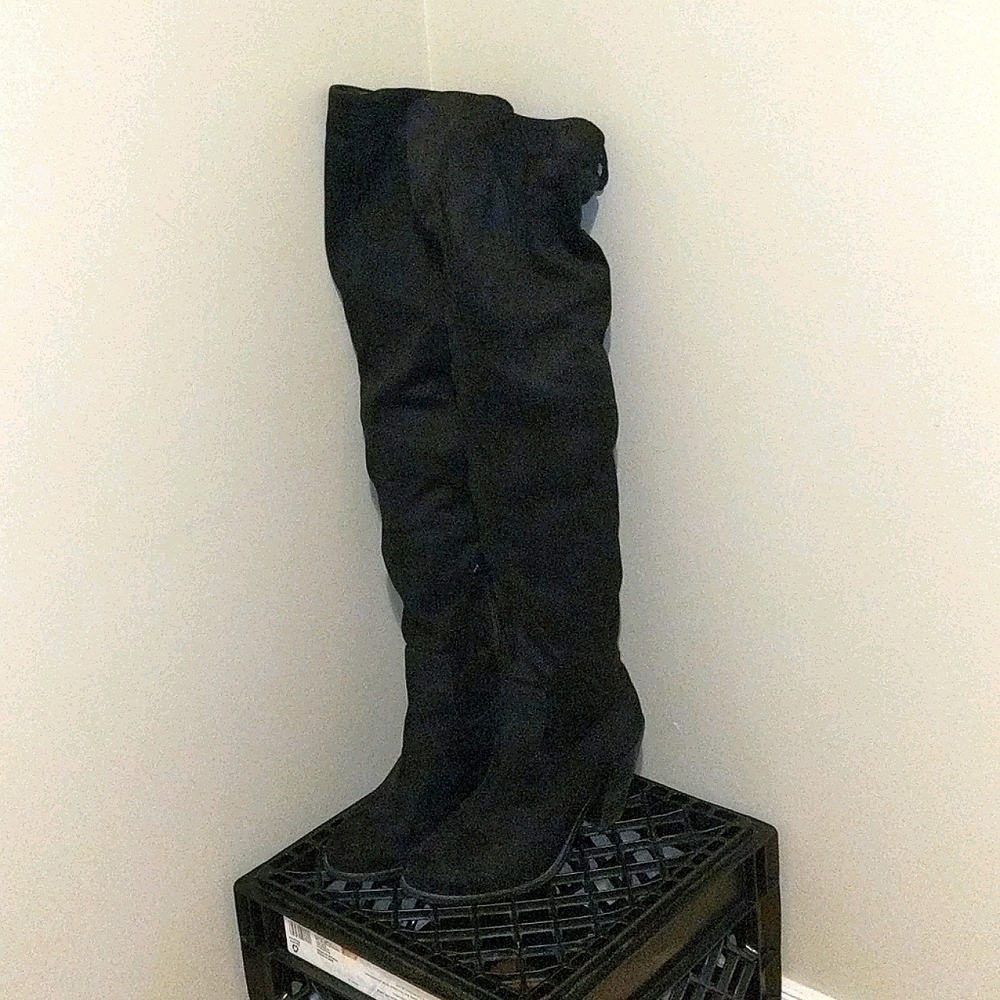 Over-the-knee faux suede boots